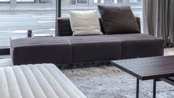 Sofa Roger Spring mit Case